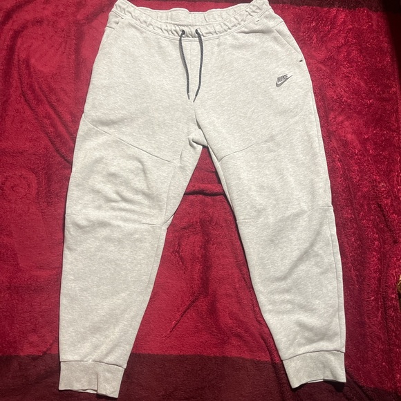 Nike tech fleece gray pants - Picture 2 of 2